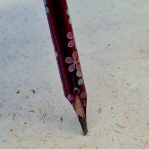 أقلام بامبو وردية